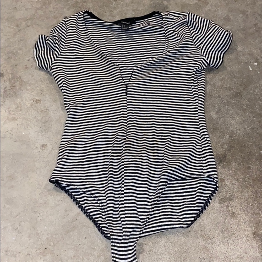 Black and white shirt-sleeved bodysuit